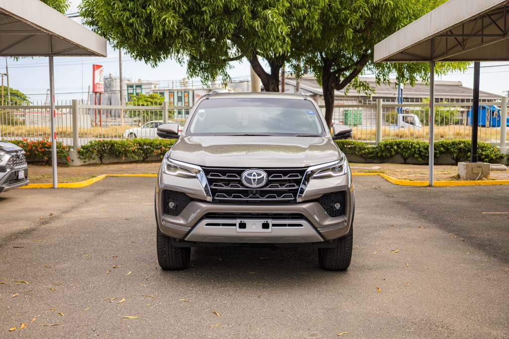 TOYOTA FORTUNER 4X4 2.8L T/DSL SUV