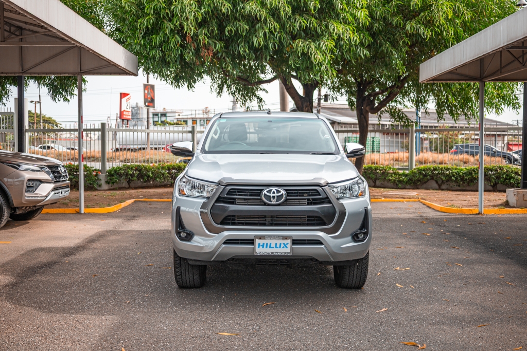 TOYOTA HILUX D/CAB 4X4 P/UP 2.8 T/DSL